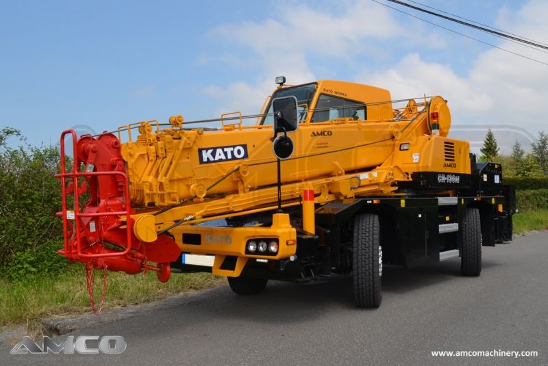 grua movil kato
