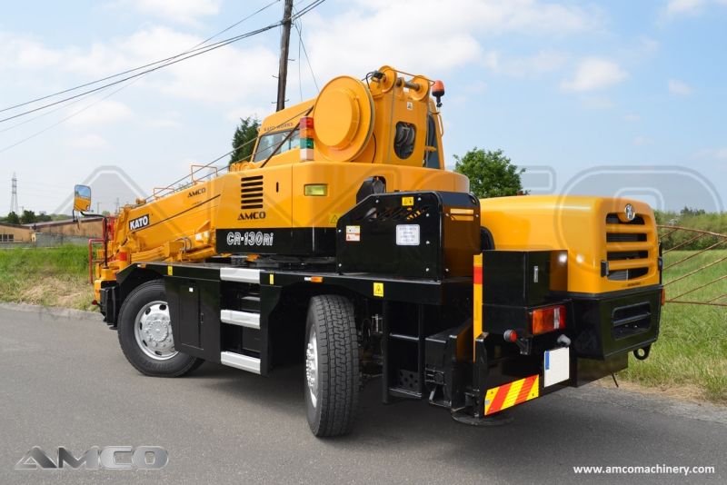 grua movil kato