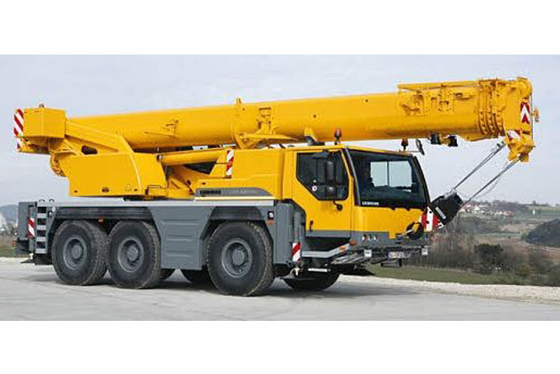 GRUA usada liebherr LTM 1055