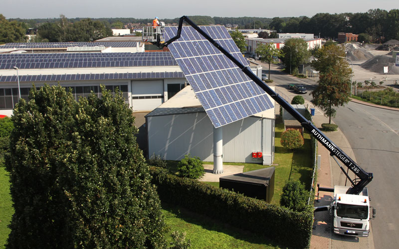 camion cesta placas solares