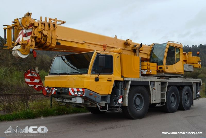 camion con plataforma elevadora
