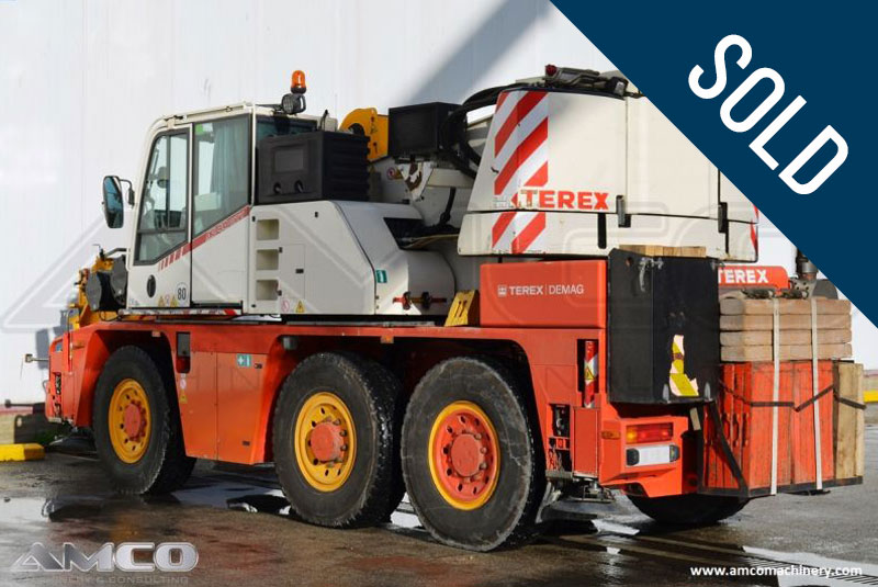 grua movil DEMAG