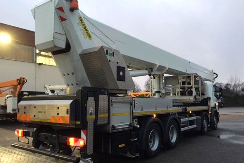 plataforma sobre camion